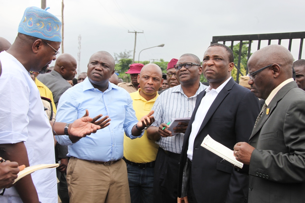 Ambode Visits Major Traffic Points, Approves Construction of Pedestrian Bridge at Berger Bus Stop