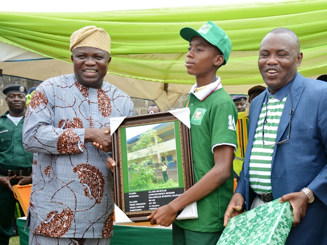 Governor Ambode Participates in Tree Planting Exercise