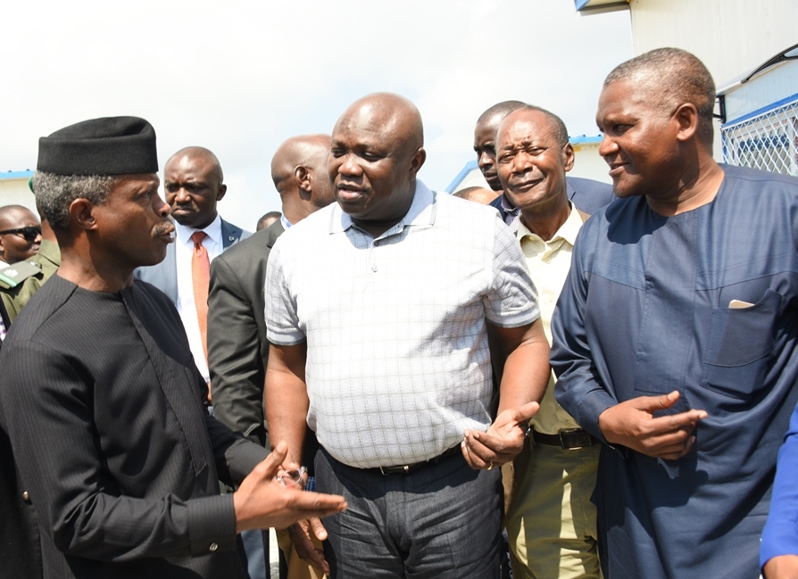 Lagos State Governor, Akinwunmi Ambode (middle), discussing with the Vice President, Prof. Yemi Osinbajo (left) and President, Dangote Group; Alhaji Aliko Dangote (right) during the Vice President’s inspection visit to the Dangote Refinery at the Lekki Free Trade Zone, Lagos, on Saturday, June 25, 2016.