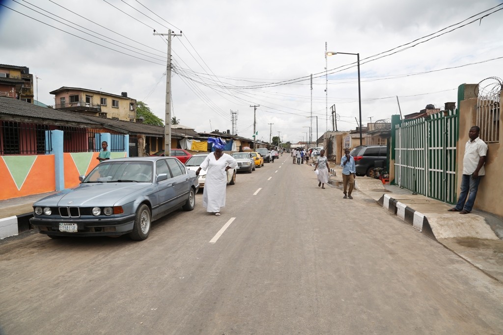 This is Aralile Street, Surulere Local Government. The new road is 275m long and 8m wide. 