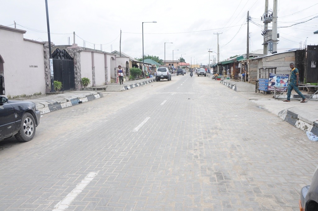 This is Oribanwa–Lakowe Link Road in Ibeju-Lekki Local Government. The new road is 500m long and 10m wide. 