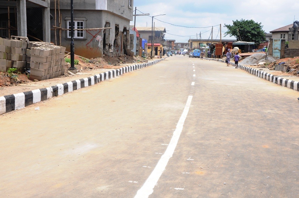 This is Jolaosho Street/Balogun Oyebisi Link Road, Alimosho Local Government. The new road is 538m long and 8m wide.