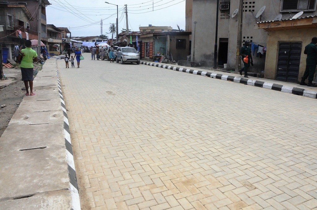 This is Folawiyo Bankole Street, Itire-Ikate Local Council Development Area. The new road is 590m long and 12.5m wide. 