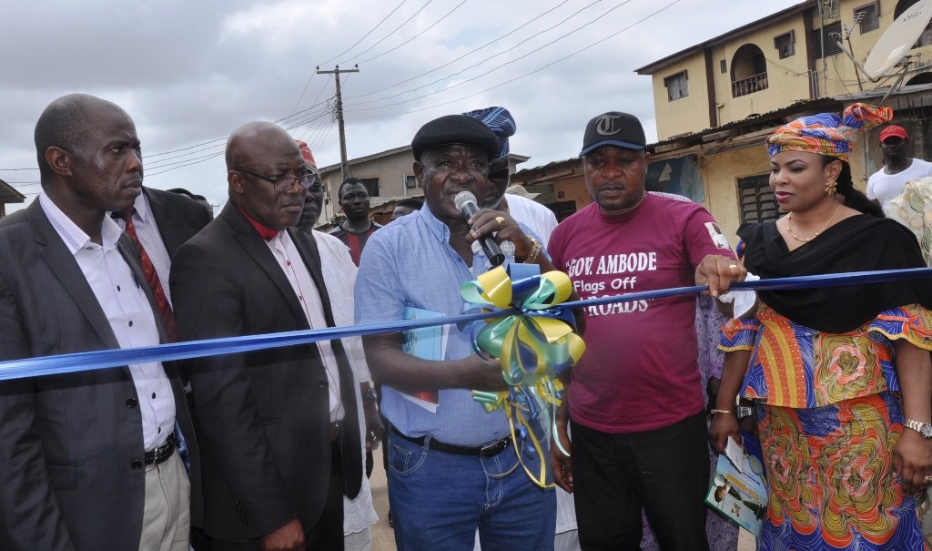 The newly constructed Remi Ogunjimi Street, Mosan-Okunola LCDA, has been commissioned. It is 423 meters long and 8 meters wide.