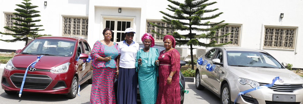 Wife of the Governor of Lagos State and Chairman, Committee of Wives of Lagos State Officials (COWLSO), Mrs. Bolanle Ambode (2nd left), with winners of the COWLSO National Women Conference 2016 Raffle Draw - 1st position, Mrs. Risikat Adekunle (right); 2nd position, Alhaja Mopelola Ologolo (2nd right) and 3rd position, Mrs. Folake Fakolujo (left) at the Government House, Marina, at the weekend.