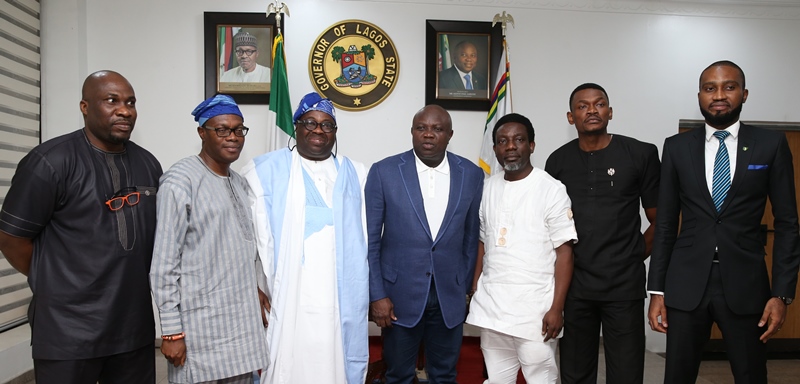 Lagos State Governor, Mr. Akinwunmi Ambode (4th left); Chairman/Publisher, Ovation Media Group, Mr. Dele Momodu (3rd left); Director, Ovation Magazine, Mr. Damola Aderemi (2nd left); Editor, Ovation International, Mr. Michael Effiong (left); Ovation Ambassador, Oruwari Daala (4th right); General Manager, Ovation TV, Mr. Segun Adebowale(3rd right); Coordinator, The Boss Newspaper (2nd right); and Editor at large, Ovation Magazine, Mr Ohimai Amaize (right) during the formal presentation of Ovation Magazine’s ‘LAGOS AT 50’ Special edition at the Lagos House, Ikeja, on Friday, September 15, 2017.