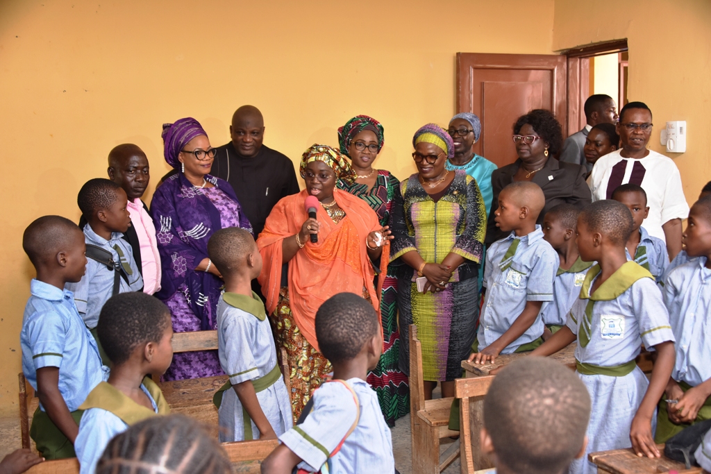 Deputy Governor, Dr. (Mrs) Oluranti Adebule (2nd left), addressing pupils of L.A Nursery and Primary School, Oke Ishagun, Alimosho,  shortly after the commissioning of a 13 block of Classrooms, on Tuesday, November 7, 2017. With her are other Government Officials.