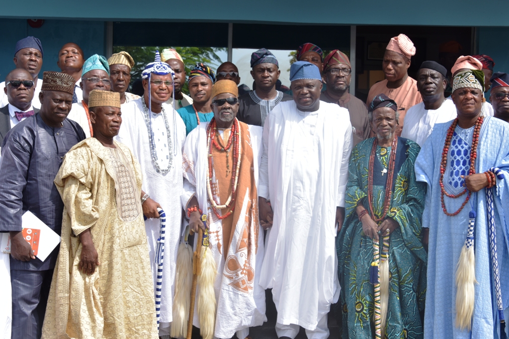 Lagos State Governor, Mr. Akinwunmi Ambode (3rd right), with the Akran of Badagry, De Aholu Menu-Toyi I (middle); Commissioner for Energy & Mineral Resources, Mr. Wale Oluwo (behind on the right of the Governor); his counterpart for Information & Strategy, Mr. Steve Ayorinde (behind on the left of the Governor); Oniworo of Iworo-Awori Kingdom, Oba Oladele Idris Kosoko (3rd left) and others during the inauguration of Oil Producing Areas Community Relations Committee at the VIP Chalet, Badagry, on Thursday, November 9, 2017. 