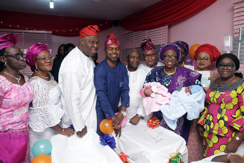 Wife of the Governor of Lagos State, Mrs. Bolanle Ambode with 1st babies of the year (3rd right); Dep. Speaker, Lagos State House of assembly, Hon. Wasiu Eshilokun (4th right); HC Health, Dr. Jide Idris (m); Hon Segun Olulade (4th left); SA. Primary Healthcare, Dr. Olufemi Onanuga  (3rd Left); Head of Service, Mrs. Folashade Adesoye (2nd left); and PS. Min. of Health, Dr. Modele Osunkiyesi (L), during the presentation of gifts to the first babies (twins) of the year, born 12:23am & 12:24am, 1st weighing 2.9kg & 3.25kg respectively, at the Ikorodu General Hospital, on Monday, 1st January, 2018.