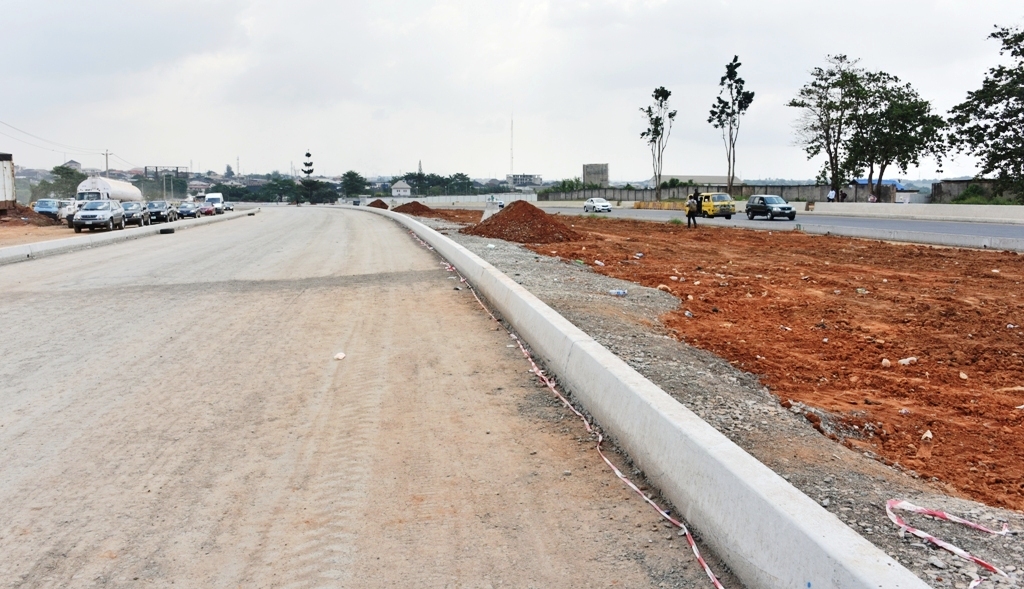  Ongoing construction work on the Oshodi-International Airport road, being built by the Lagos State Government